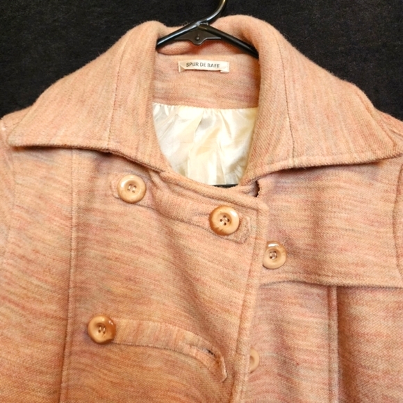 Women's Coat - Picture 2 of 6